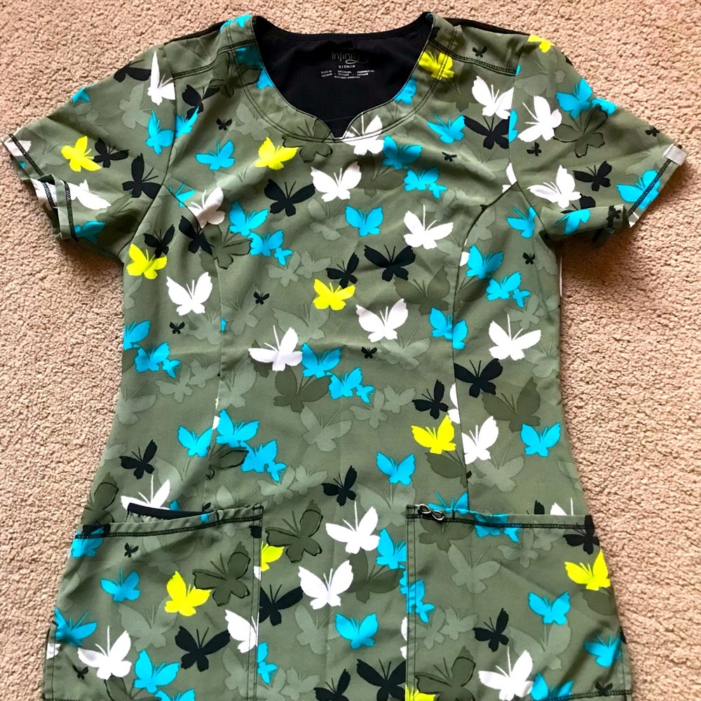 Cherokee Infinity Scrub top